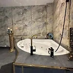 Julius Cesar Mit Private Sauna & Whirlpool Berlín