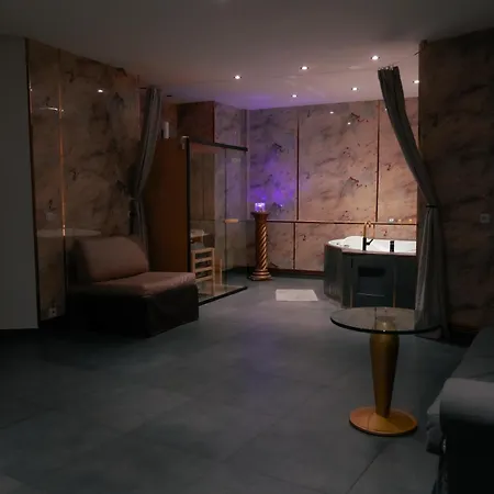 Apartment Julius Cesar Mit Private Sauna & Whirlpool Berlin