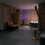 Apartment Julius Cesar Mit Private Sauna & Whirlpool Berlin