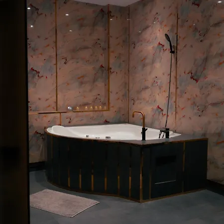 Julius Cesar Mit Private Sauna & Whirlpool Apartamento Berlim