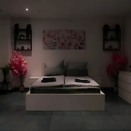 Apartament Julius Cesar Mit Private Sauna & Whirlpool Berlin