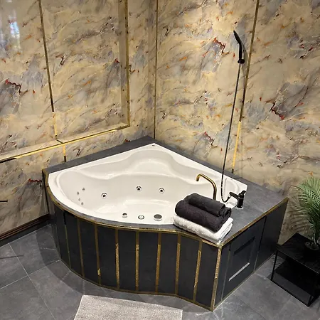 Julius Cesar Mit Private Sauna & Whirlpool